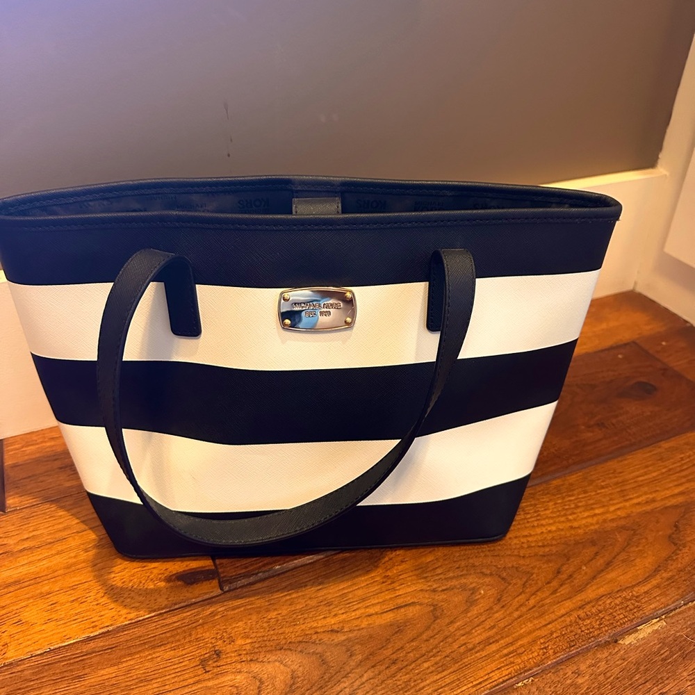 Large Michael Kors bag